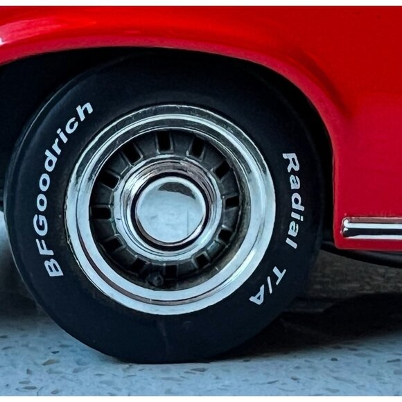 Mercury Cougar 1969 Die-Cast Model 1:18 Scale Red Collectible Car - Picture 8 of 10